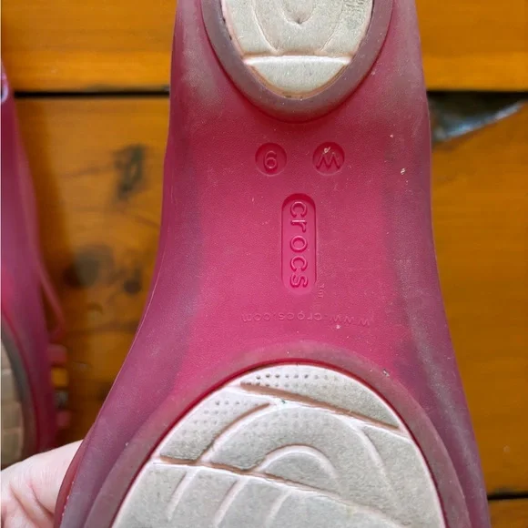 CROCS Women's Pink and Yellow Sandals 9 Rare Style - Picture 4 of 4